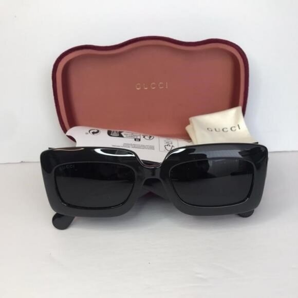 ? - Authentic New Gucci GG0811S 001 Black / Grey Lens main image 2